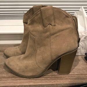 Short beige booties